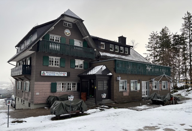 Auf 1.000 Meter Höhe und in herrlicher Alleinlage liegt das Natufreundehaus Breitnau