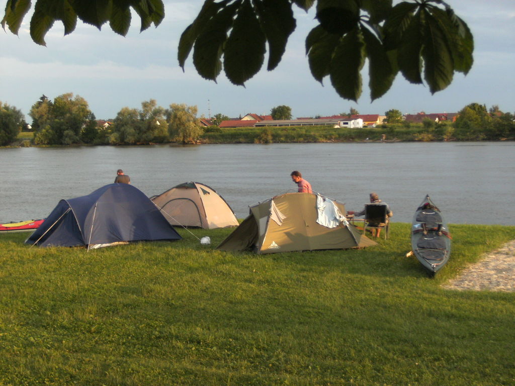 Übernachtungsplätze direkt am Donau-Ufer    