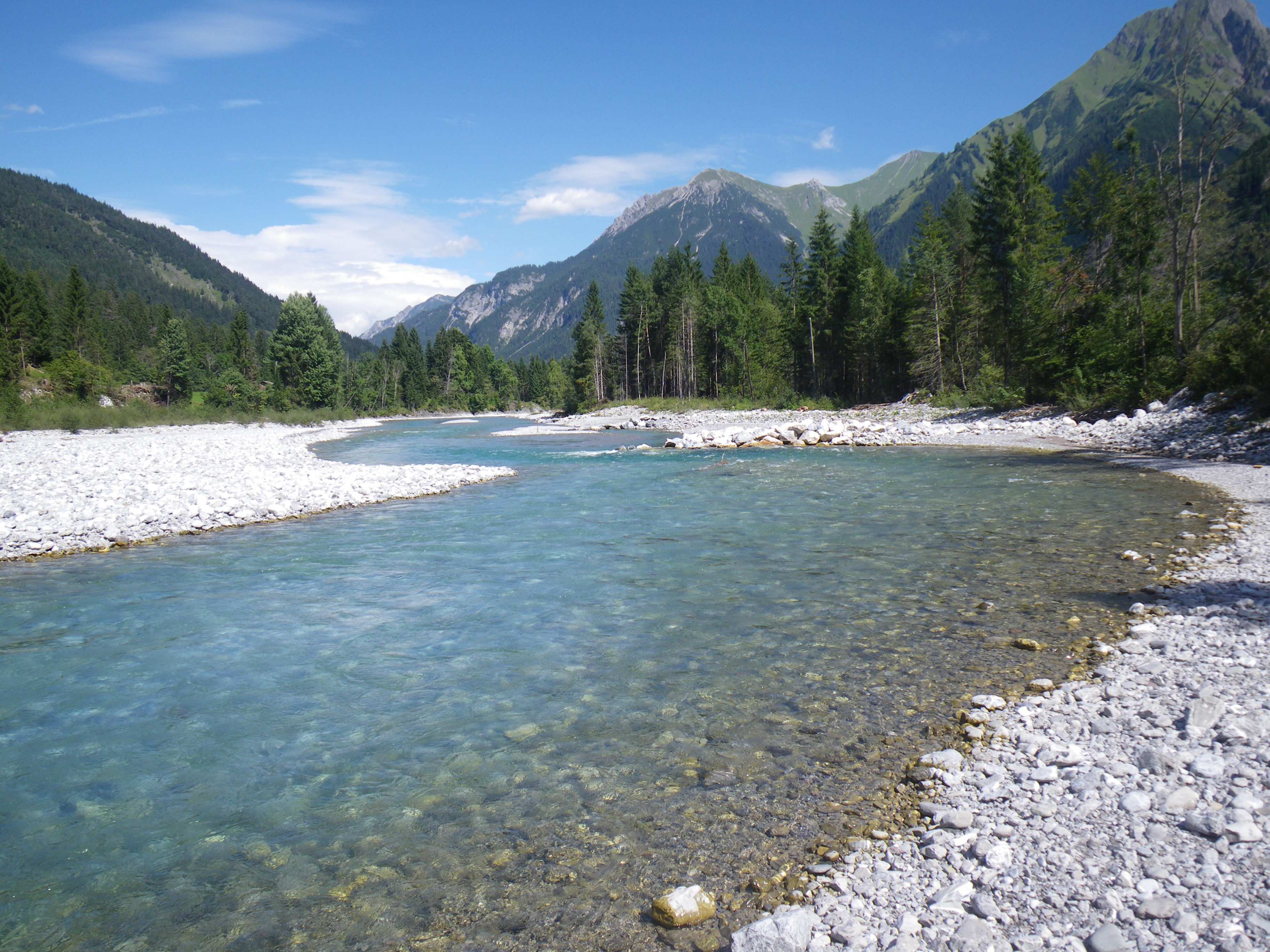 Herrlich klares Wasser auf dem Lech